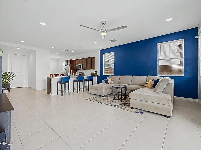 12515 W Morten Ave — Photo 11