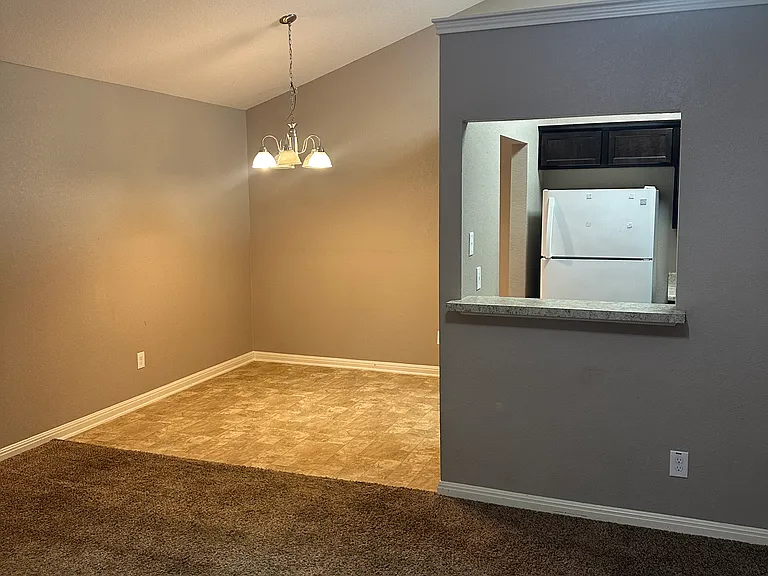 809 Adler St — Photo 4