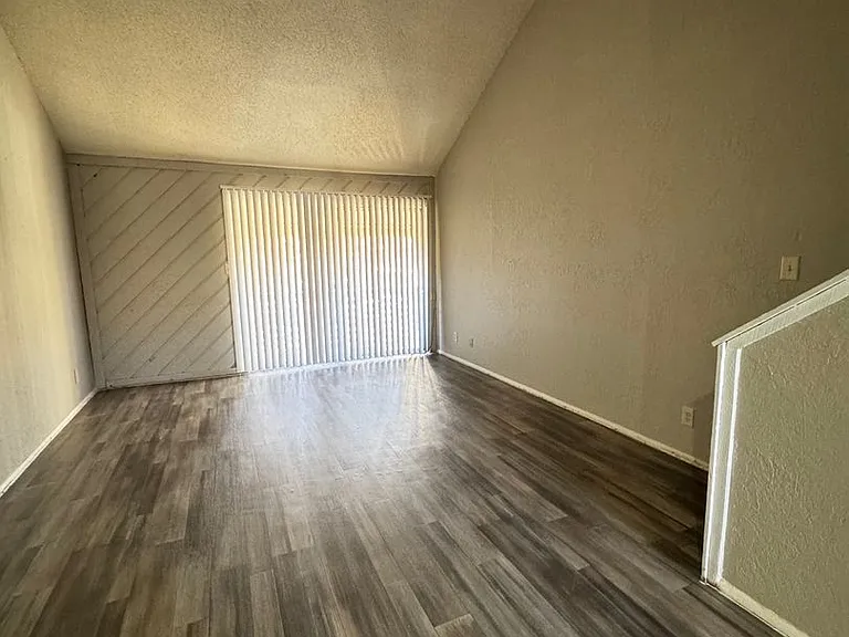 Pheasant Run Apartments — Photo 21