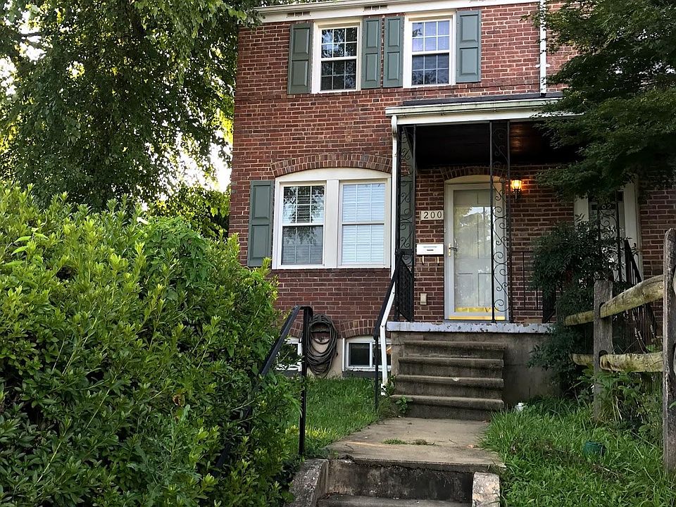 Front of 200 E Susquehanna