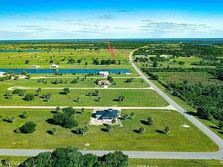 1st image of 4 Blossom Ln