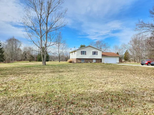 178 S County Road 300 W, Holton, IN 47023