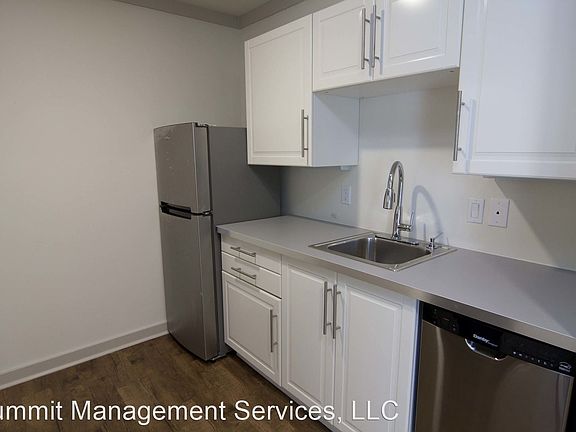 3rd image of 1304 Elliott Dr APT 110