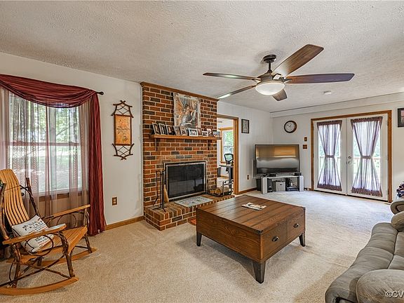 4th image of 19560 Oakwood Ln