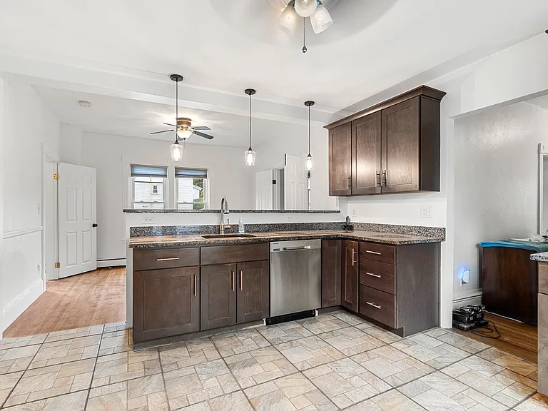 39 Reserve St #37 — Photo 6