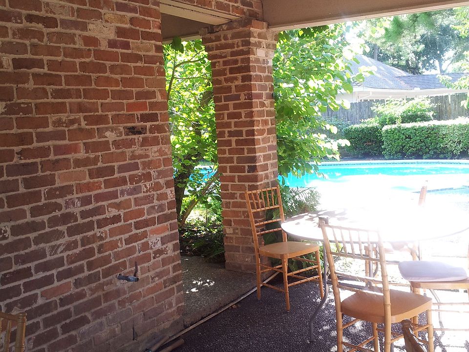 1st image of 2600 La Quinta Dr
