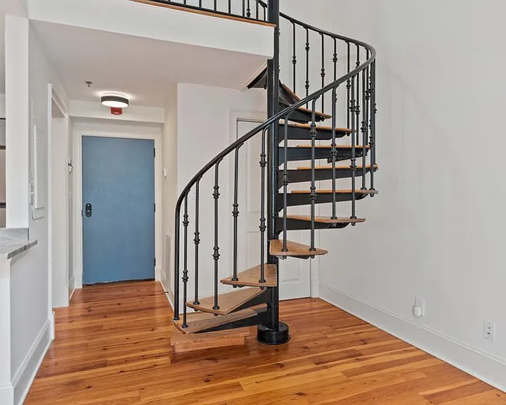 377 King St #201 — Photo 15