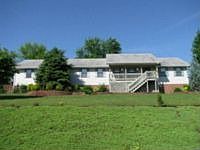 1st image of 215 W Hills Dr