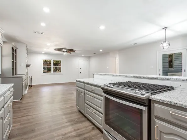 588 Pine St, Lewisville, TX 75057