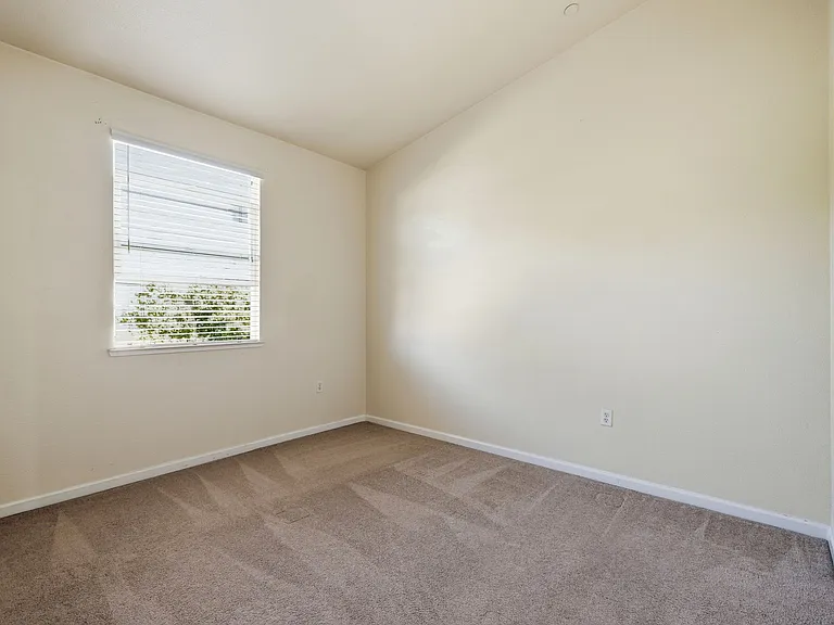 425 Regatta Ln #103-00 — Photo 15