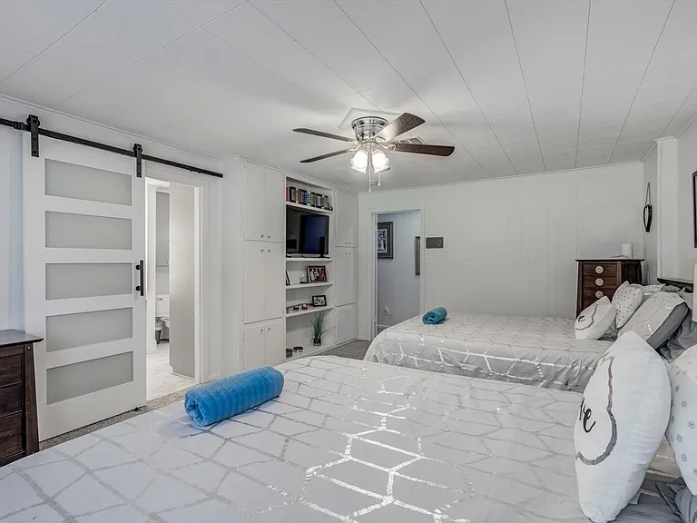 22 Winged Foot Dr — Photo 29