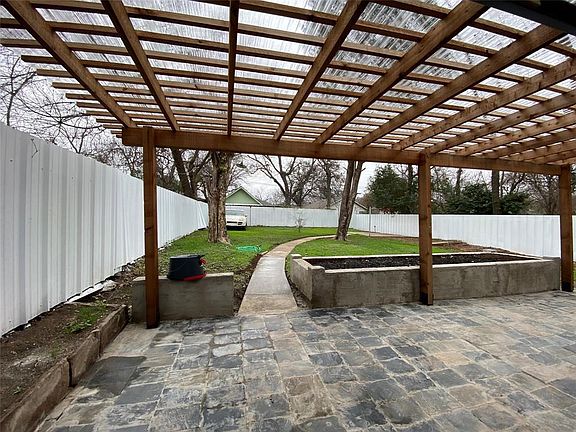 5th image of 2095 Summer Lee Dr
