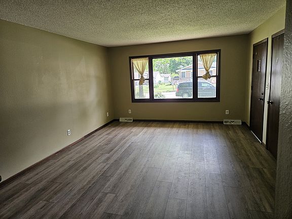 4th image of 806 W 4th Ave