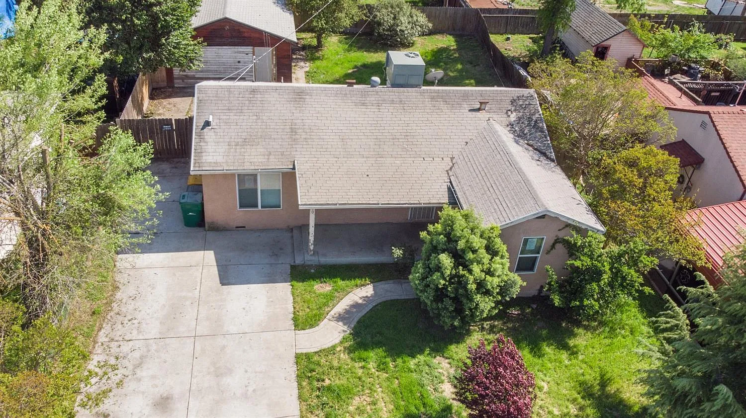 2210 Hackberry St photo 1