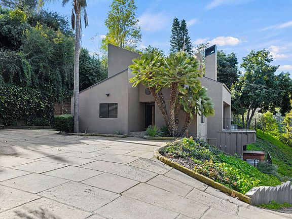 Side of Bridge House