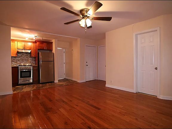 5th image of 462 Hancock St APT 1
