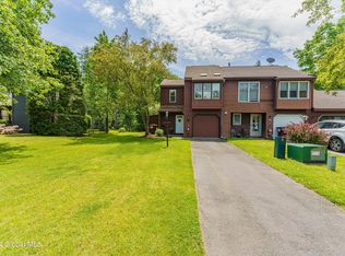 49 Westchester Dr, Clifton Park, NY 12065