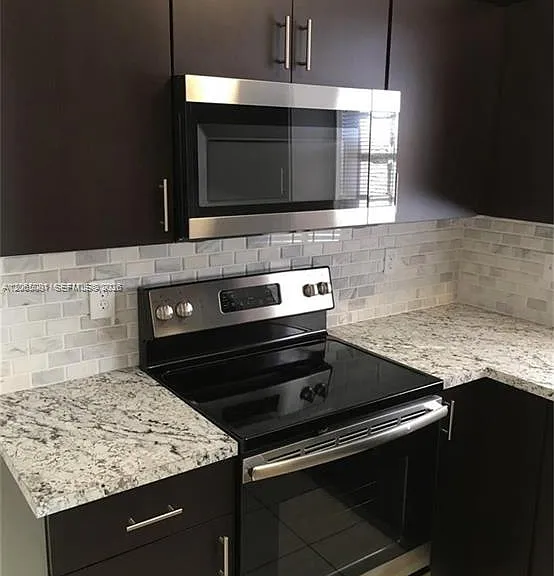 3610 SW 87th Pl #3610 — Photo 6