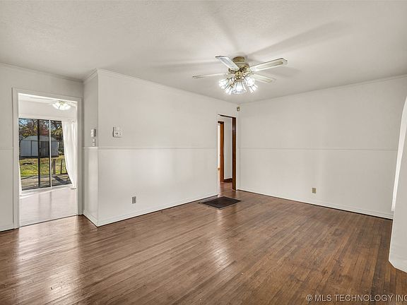 5th image of 143 N Marion Ave