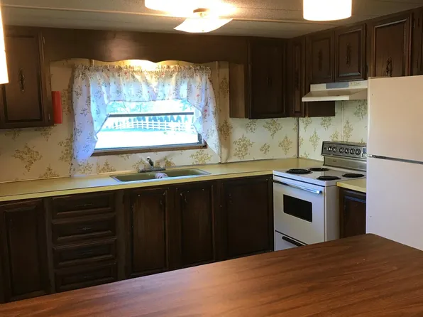 16 Summit St, Smithfield, PA 15478