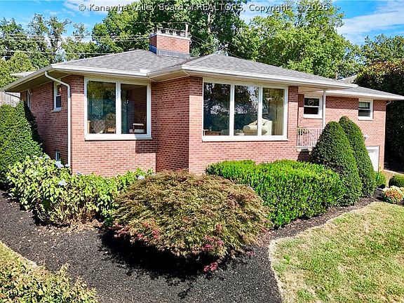 3rd image of 1934 Bona Vista Dr