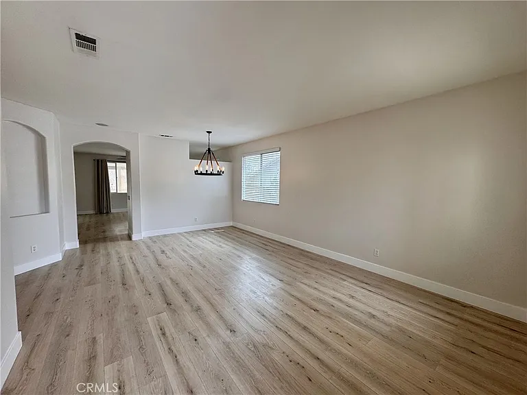 15068 Knollwood St — Photo 2