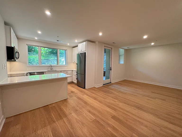 3016 Dumbarton St NW #101 — Photo 5