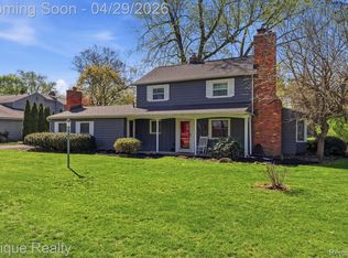 7441 Honeysuckle Rd, West Bloomfield, MI 48324