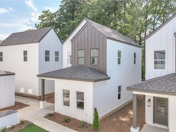 641 Mary Brooks Dr #801, Auburn, AL 36830