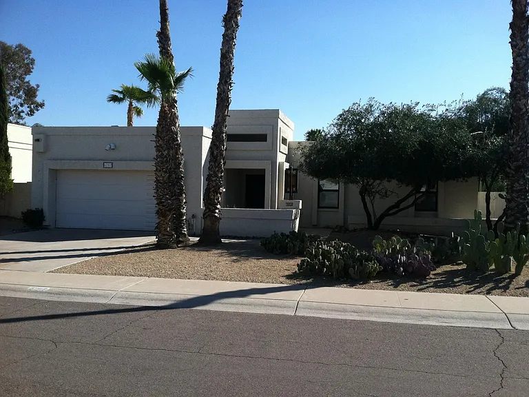 6707 E Kelton Ln — Photo 4