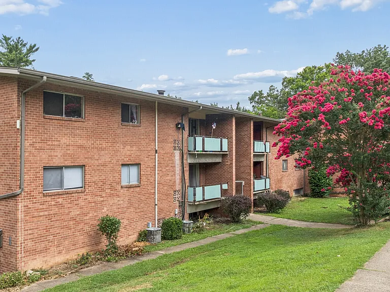 404 Homes — Photo 14