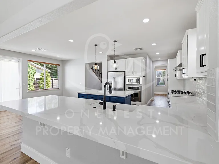 2127 Ranch View Dr — Photo 16