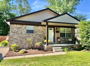 1650 Woodward Hts, Ferndale, MI 48220