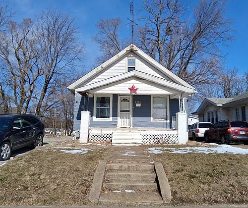 1702 E Locust St Photo 1