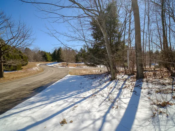 9980 Northstar Ln, Onekama, MI 49675