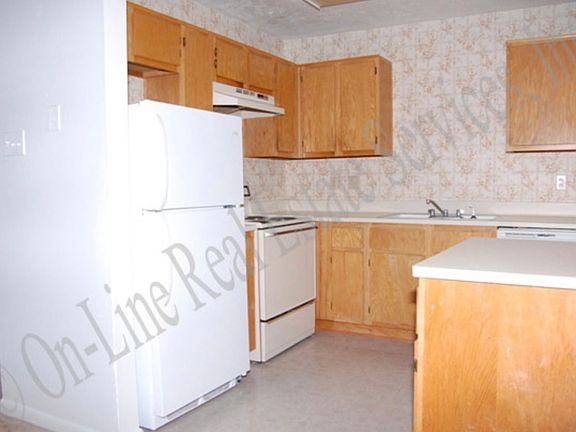 3rd image of 1812 Briar Oaks Dr