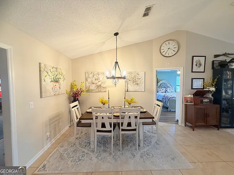 130 Woodvalley Dr — Photo 5
