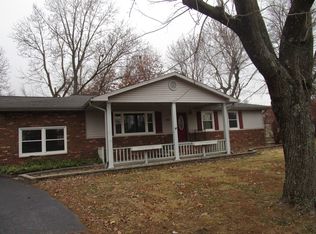 405 S Greenbriar Rd, Carterville, IL 62918