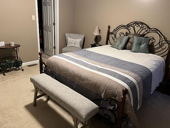 3rd image of 209 Radford Dr #1