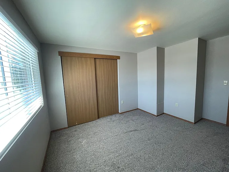 2677 Humboldt Rd — Photo 31