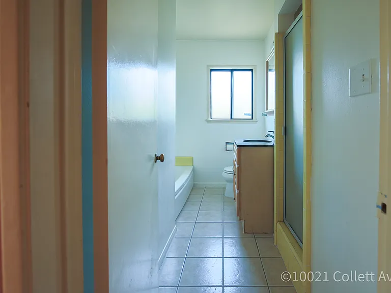 10021 Collett Ave — Photo 17