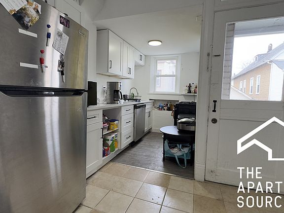 3rd image of 1630 N Fairfield Ave #2