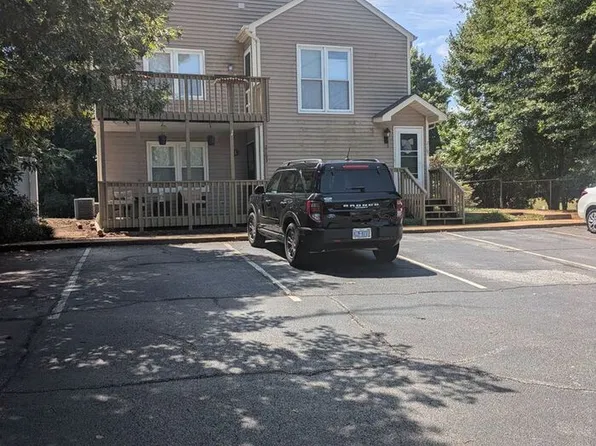 2167 6th St NW, Hickory, NC 28601