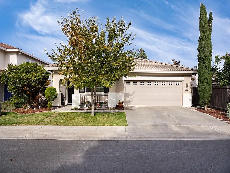 2251 Burberry Way — Photo 1