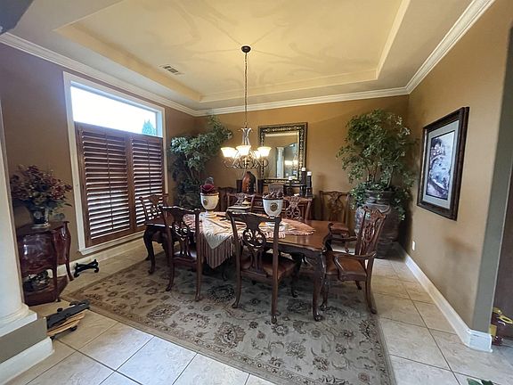 5th image of 110 Lewis Fairway Cir