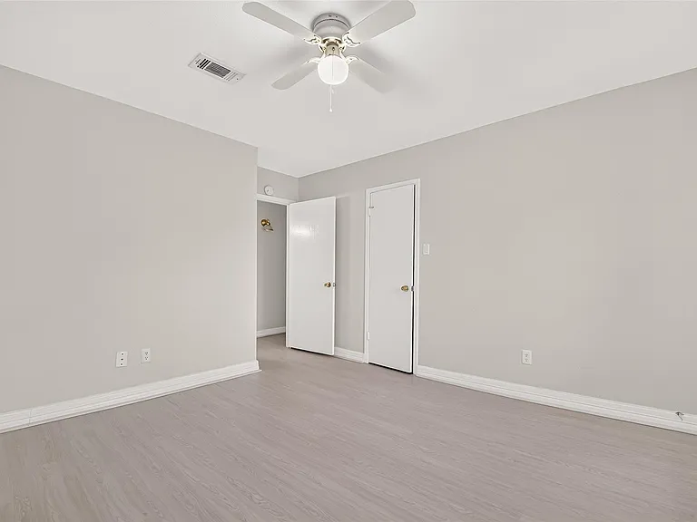 10383 Briar Forest Dr — Photo 29