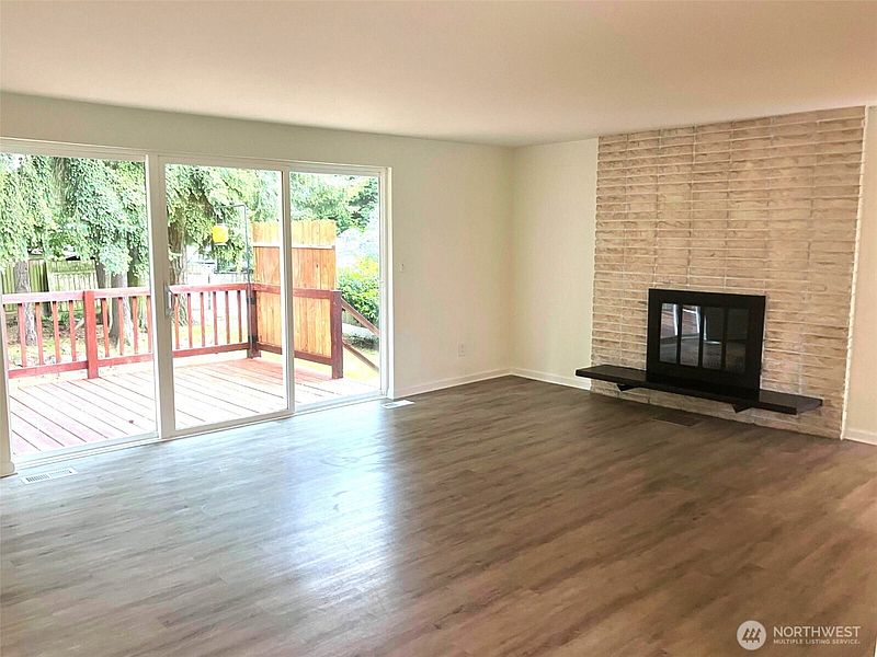 5th image of 20621 5th Avenue S