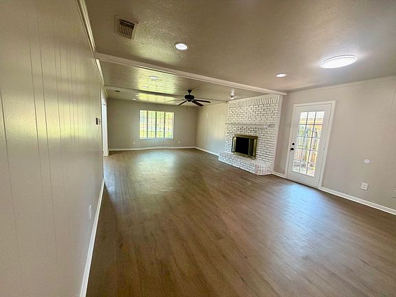 4th image of 830 Windsor Pl
