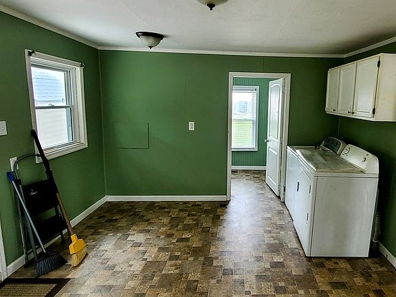 5th image of 123 Woodbury Hwy