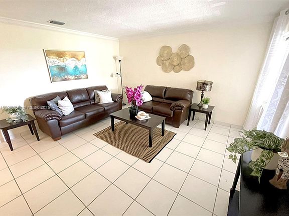 3rd image of 16790 NE 14th Ave APT 304